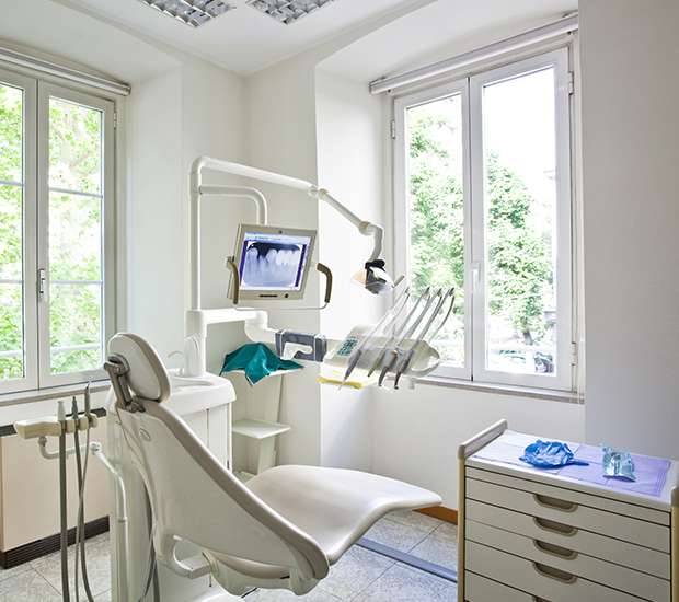 About Us | Paramus Emergency Dental & Implant Center - Dentist Oradell, NJ 7649 | (201) 940-1931